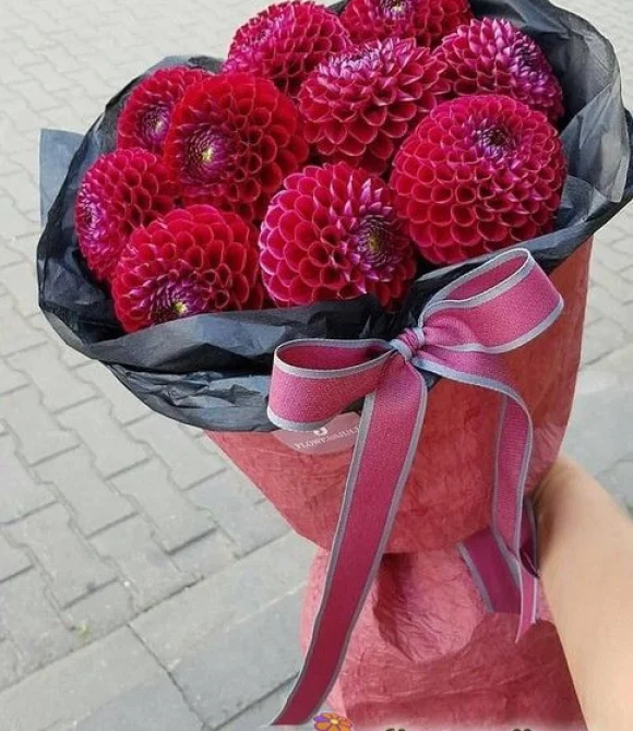 Букет из малиновых георгин, 11 шт.