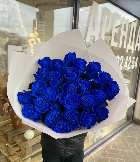 25 синих роз