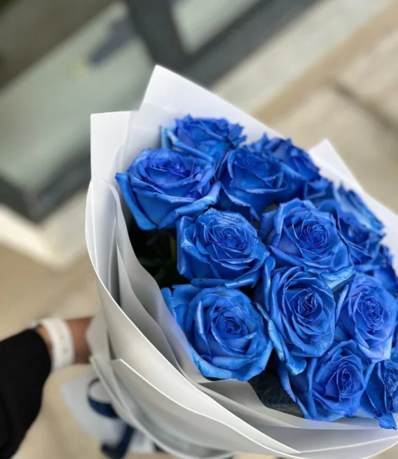 35 синих роз