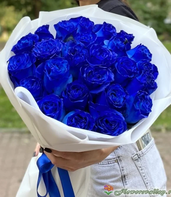 35 синих роз