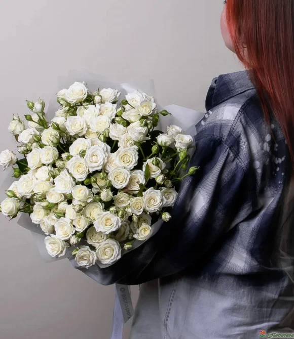 Букет из 35 кустовых роз