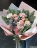 Композиция с нобилисом , розой эквадор и диантусами