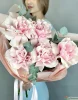 Французские розовые розы с эвкалиптом
