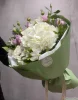Букет из гортензии и кустовых роз1