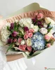  Букет с гортензиями, альстромериями и кустовой розой