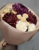 с хризантемой бигуди и кустовой розой 