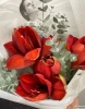 Букет из амариллисов и эвкалипта