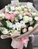 Букет из кустовых роз и эустом