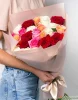 25 разноцветных роз