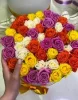 Шляпная коробка с разноцветными розами 51 шт