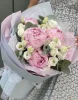Букет из пионов и эустомы