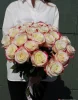 Букет из 25 бело-розовых роз (пр-во Эквадор, сорт "свитнесс")