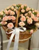 Корзинка из 15 кустовых роз