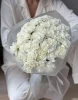 Букет из 35 белых гвоздик