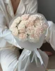 Букет из 15 бежевых гвоздик