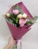 Букет из пионов с эвкалиптом, 5 шт.