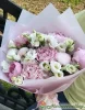 Букет из 9 пионов и эустомы фото 2