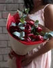 Букет из 7 пионов с зеленью