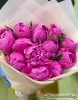 Букет малиновых пионов